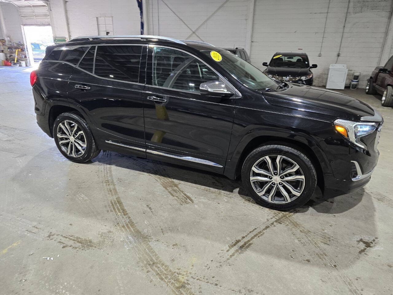 Used 2019 GMC Terrain Denali w/ Advanced Safety Package AWD/4WD image 15