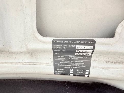 Used 2015 Mercedes-Benz Sprinter 2500 image 47