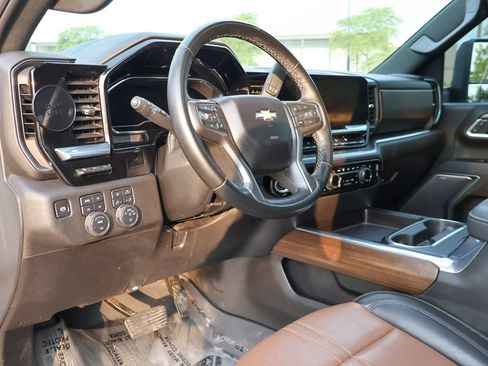 Used 2025 Chevrolet Silverado 3500 High Country w/ Technology Package AWD/4WD image 32