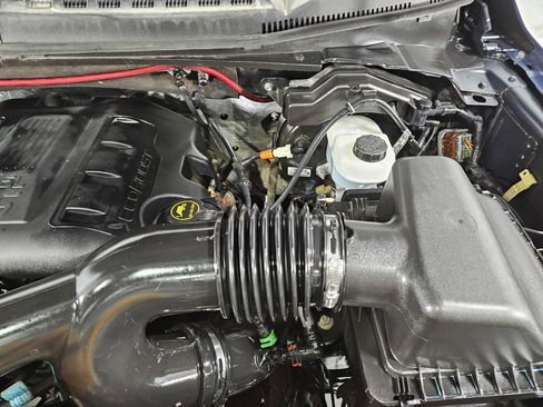 Used 2015 Ford F150 Platinum w/ Equipment Group 701A Luxury AWD/4WD image 25