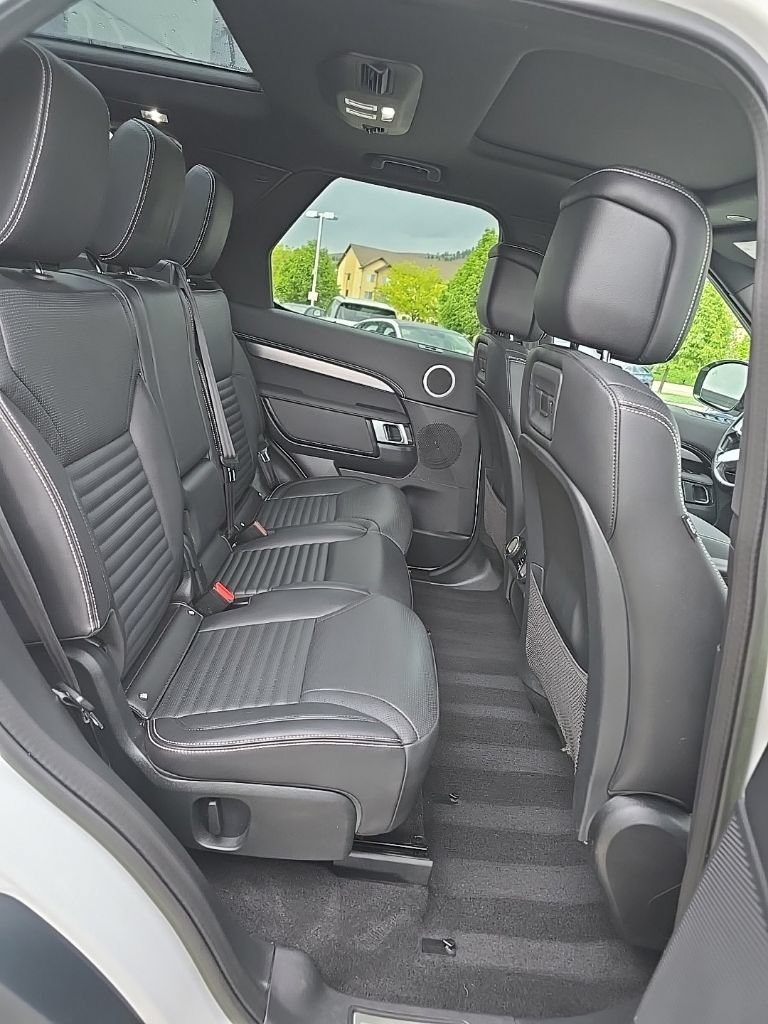 Used 2023 Land Rover Discovery S R-Dynamic AWD/4WD image 11