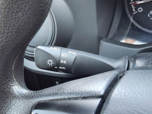 Used 2022 Toyota Tacoma SR image 33