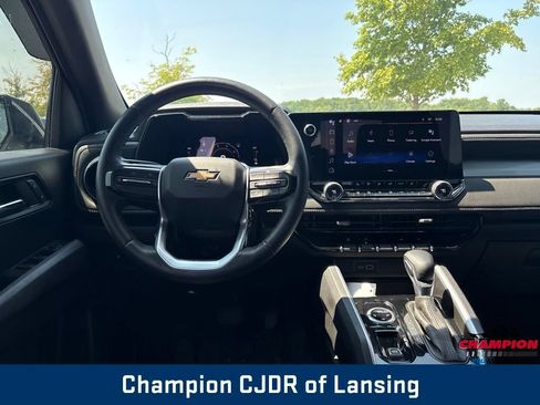 Used 2023 Chevrolet Colorado LT w/ LT Convenience Package III AWD/4WD image 2