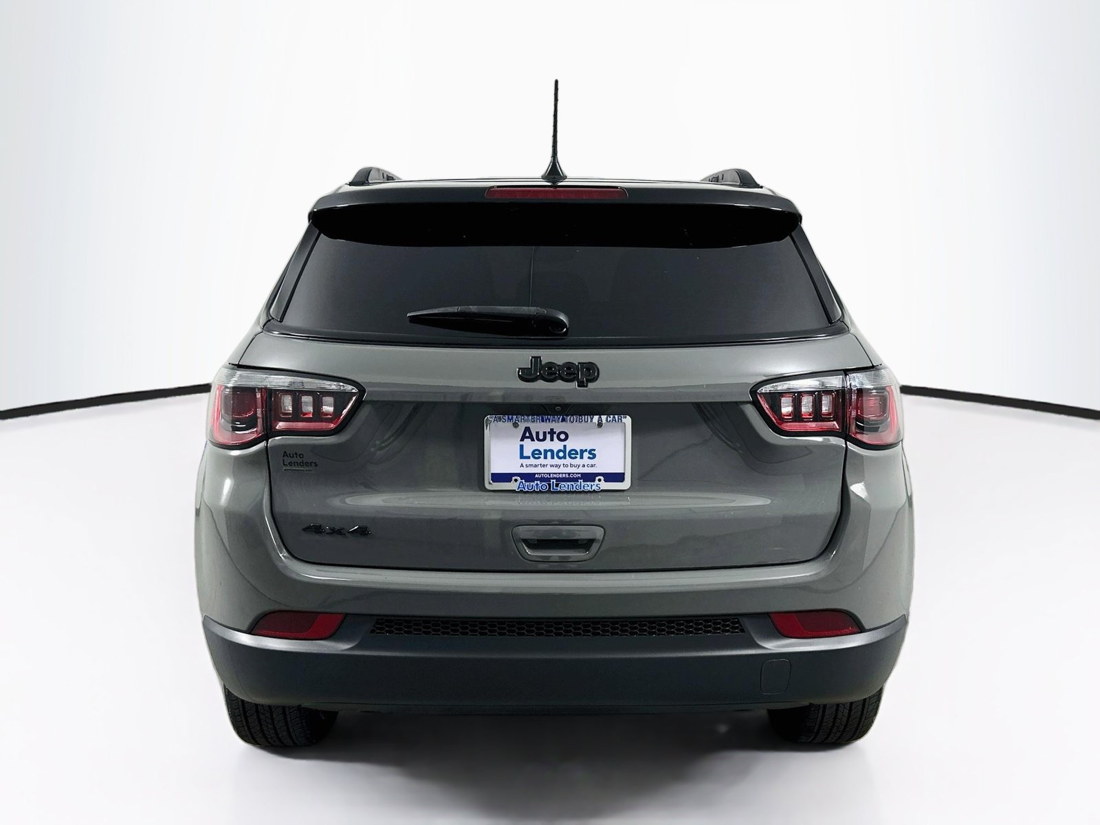 Used 2024 Jeep Compass Latitude w/ Convenience Group AWD/4WD image 6