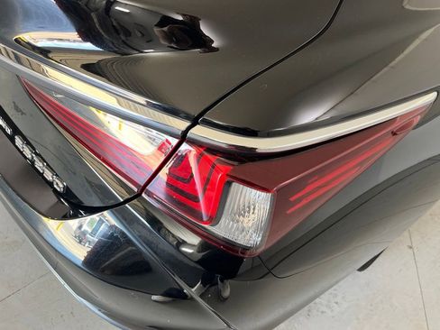 Used 2021 Lexus ES 250 w/ Premium Package AWD/4WD image 43