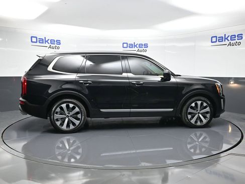 Certified 2022 Kia Telluride S image 9