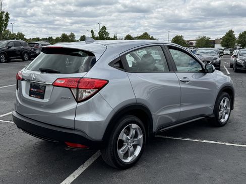 Used 2022 Honda HR-V LX image 11