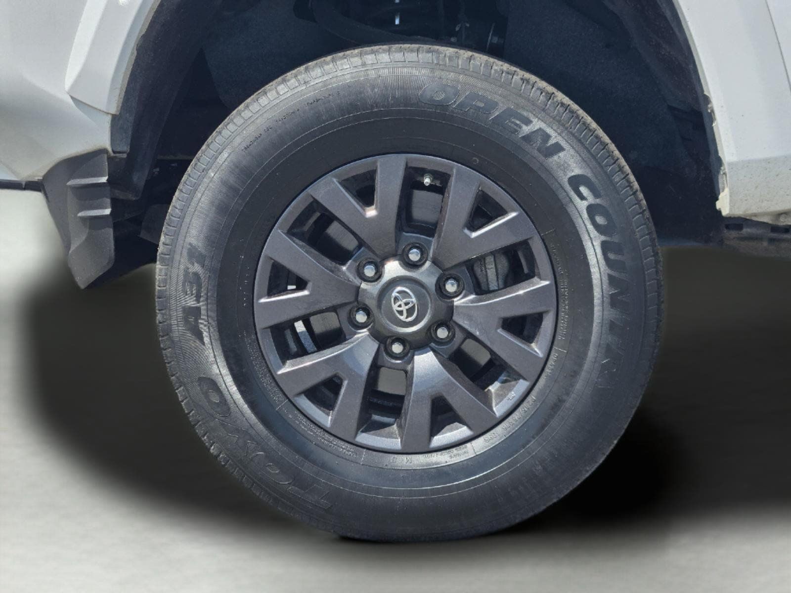 Used 2020 Toyota Tacoma SR5 w/ SR5 Appearance Package (SM) RWD image 11