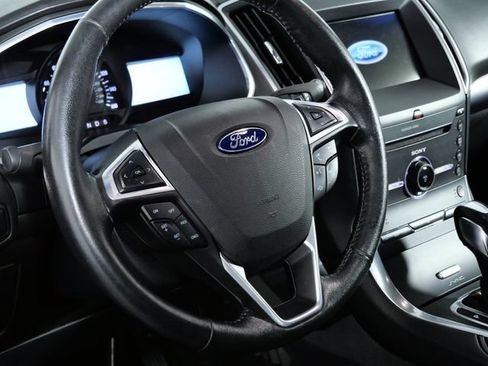 Used 2016 Ford Edge Titanium w/ Technology Package AWD/4WD image 19