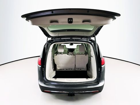 Used 2017 Chrysler Pacifica Limited w/ Advanced Safetytec Group image 31