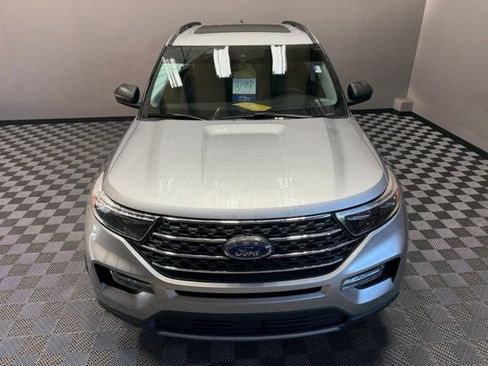 Used 2023 Ford Explorer XLT w/ Equipment Group 202A AWD/4WD image 5