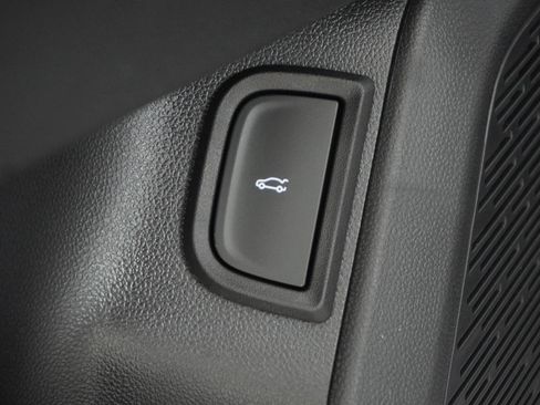New 2026 Chevrolet Equinox ACTIV w/ Convenience Package III FWD image 15