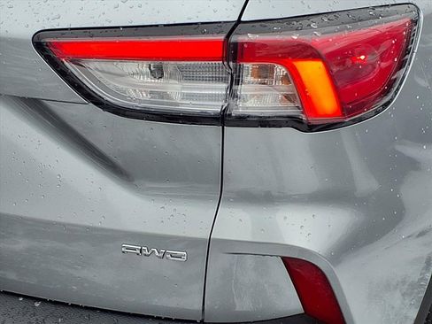 Used 2022 Ford Escape SEL image 25