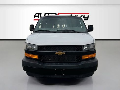 Used 2024 Chevrolet Express 2500 w/ Driver Convenience Package RWD image 2