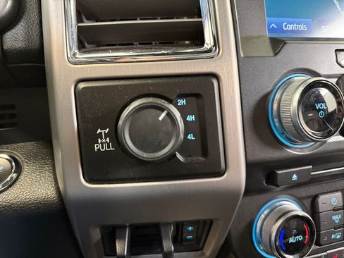 Used 2017 Ford F250 Platinum w/ Platinum Ultimate Package image 16