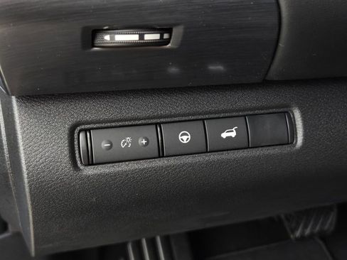 New 2026 Nissan Pathfinder SL image 19