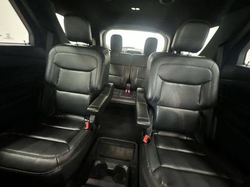Used 2020 Ford Explorer XLT w/ Equipment Group 202A image 24