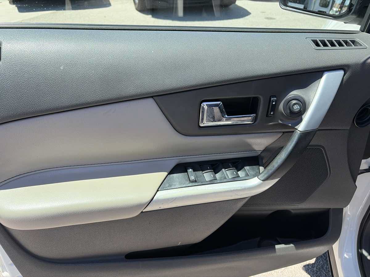 Used 2013 Ford Edge SE FWD image 7