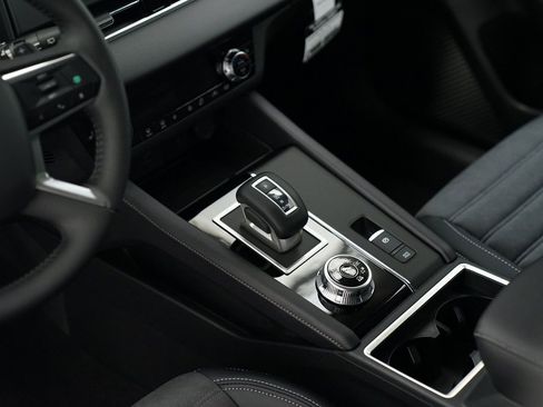 Used 2024 Mitsubishi Outlander SE image 22