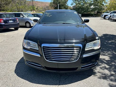 Used 2012 Chrysler 300 RWD image 6