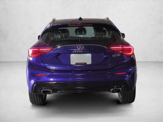 Used 2017 INFINITI QX30 Premium FWD image 7