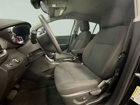 Certified 2022 Chevrolet Trax LS w/ Tint and Cruise Package image 21