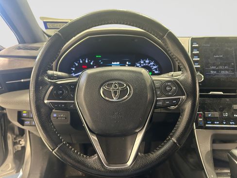 Used 2019 Toyota Avalon XLE FWD image 11