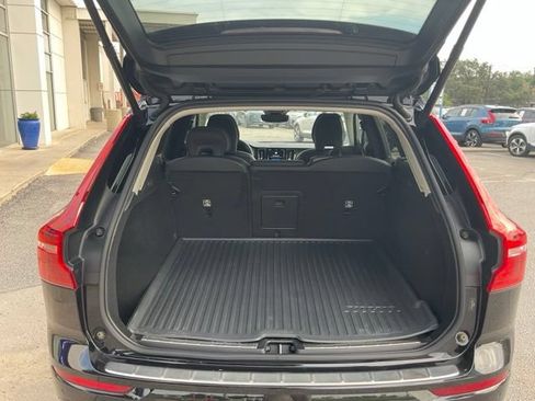 Certified 2024 Volvo XC60 B5 Plus w/ Protection Package Premier AWD/4WD image 29