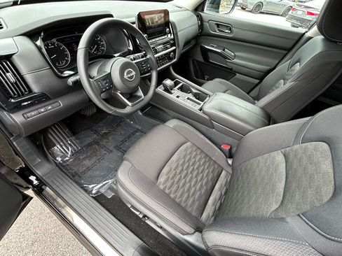 Used 2025 Nissan Pathfinder SV w/ Black Appearance Package image 53