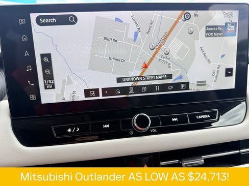 Used 2025 Mitsubishi Outlander SE AWD/4WD image 9