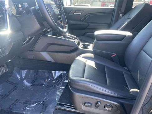 Used 2024 GMC Canyon Elevation w/ Elevation Premium Package image 13