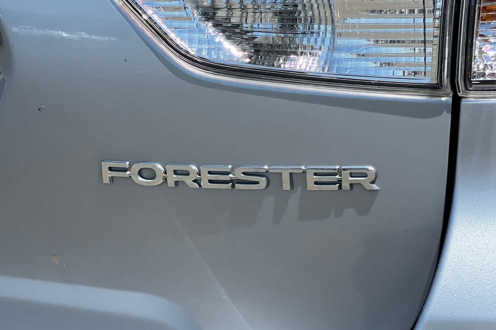 Used 2023 Subaru Forester Premium AWD/4WD image 32