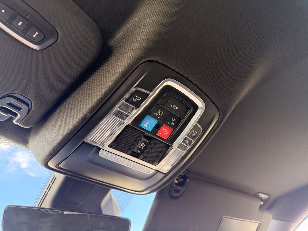 Used 2025 RAM 1500 Big Horn AWD/4WD image 25
