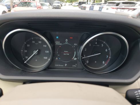 Used 2019 Land Rover Discovery SE image 22