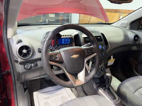 Used 2014 Chevrolet Sonic LT image 17