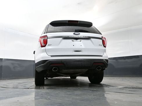 Used 2019 Ford Explorer XLT w/ Equipment Group 202A AWD/4WD image 22
