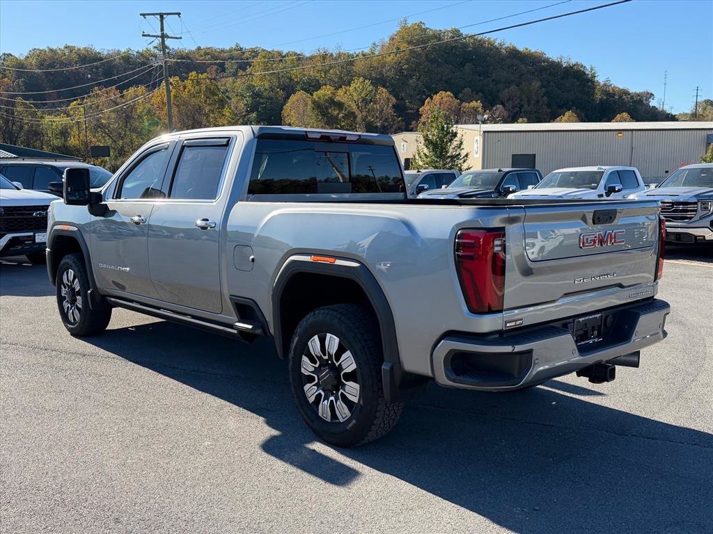 Used 2024 GMC Sierra 2500 Denali w/ Denali Reserve Package AWD/4WD image 3