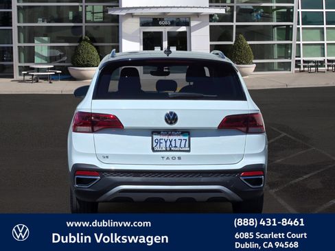 Certified 2023 Volkswagen Taos SE FWD image 5