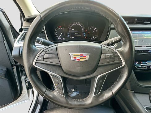 Used 2018 Cadillac XT5 Premium Luxury image 11