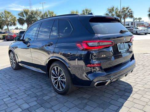 Used 2022 BMW X5 M50i image 11