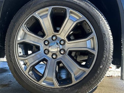 Used 2018 Cadillac Escalade Premium Luxury image 45