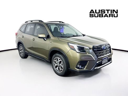 Used 2023 Subaru Forester Premium AWD/4WD image 1