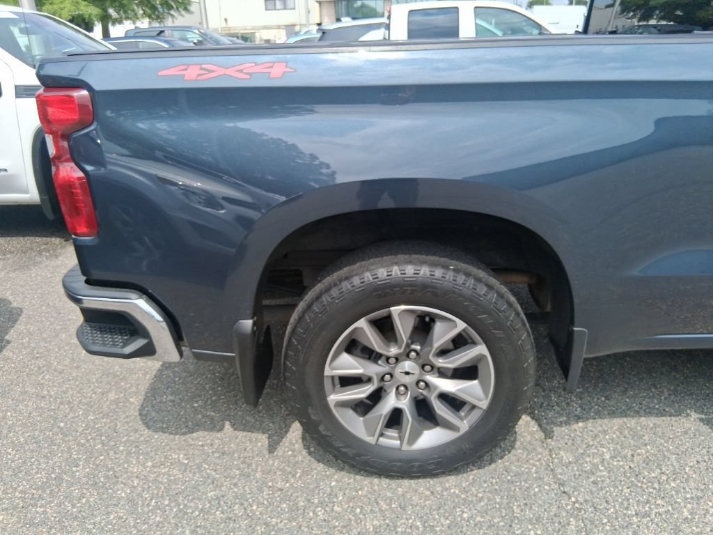Used 2021 Chevrolet Silverado 1500 LT AWD/4WD image 5