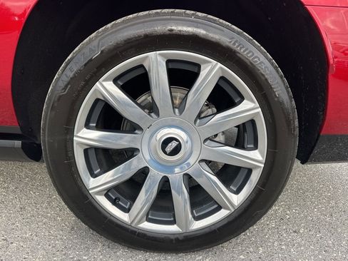 Used 2024 Cadillac Escalade ESV Premium Luxury Platinum image 34