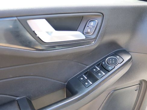 Certified 2025 Ford Escape ST-Line Select AWD/4WD image 9