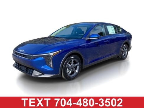 New 2026 Kia K4 FWD image 1