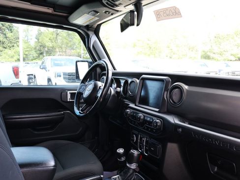 Used 2020 Jeep Wrangler Unlimited Sport AWD/4WD image 32
