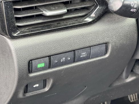 Used 2021 Nissan Sentra SV image 29