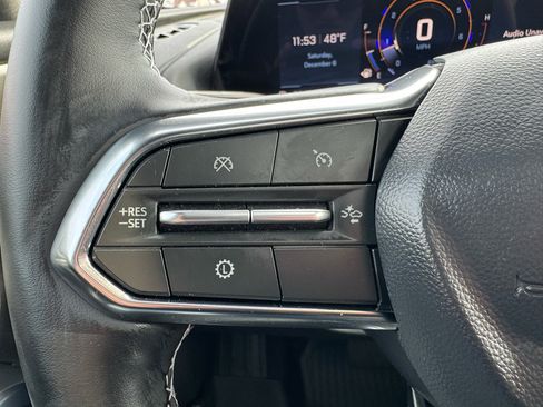 Used 2025 Chevrolet Traverse LT w/ Sun and Wheel Package image 24