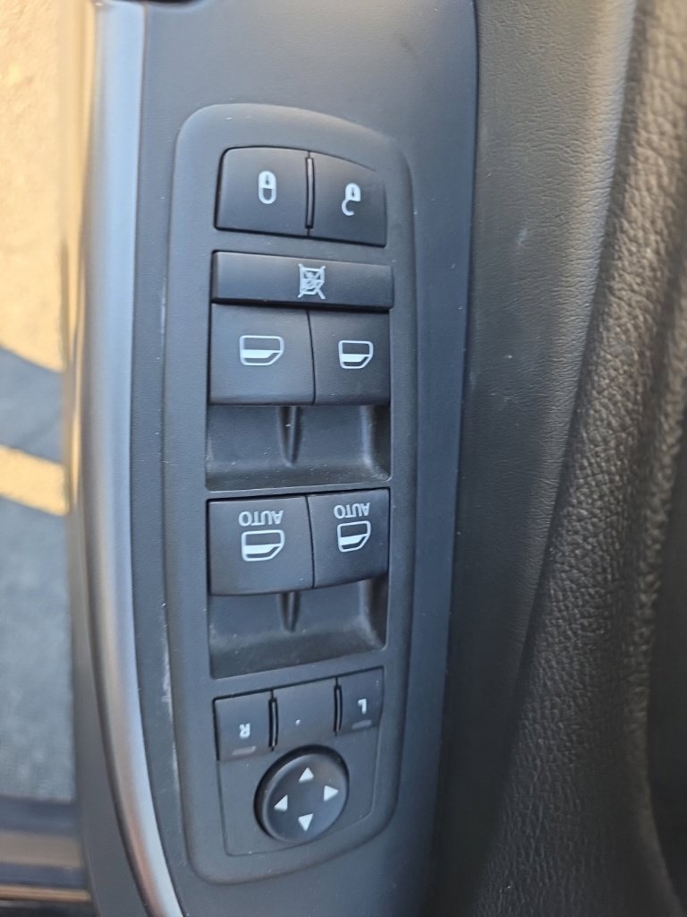 Used 2022 Jeep Cherokee Latitude Lux AWD/4WD image 14
